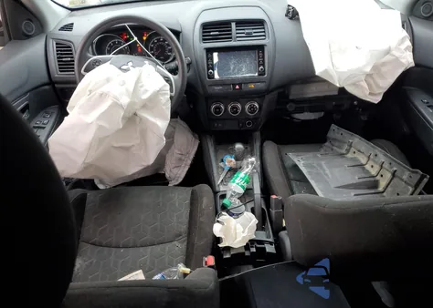 2020 Mitsubishi Outlander Sport Es z USA, uszkodzony, nr VIN JA4AP3AU2LU016758